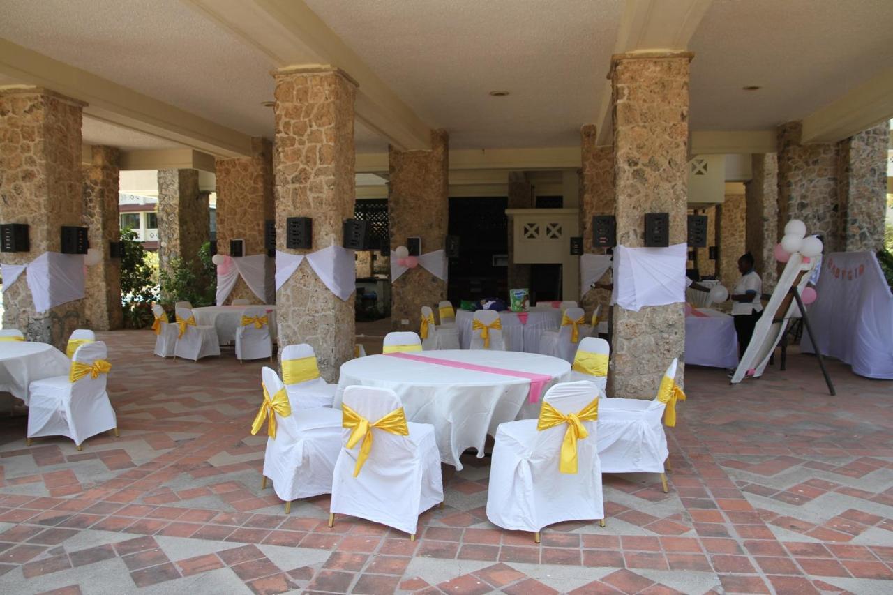 Mombasa Continental Resort Shanzu Extérieur photo