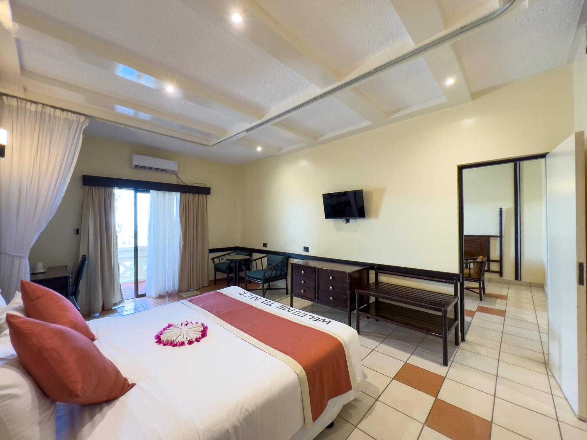 Mombasa Continental Resort Shanzu Extérieur photo