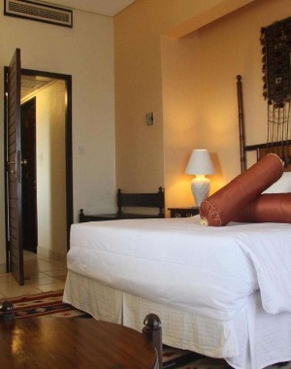 Mombasa Continental Resort Shanzu Extérieur photo
