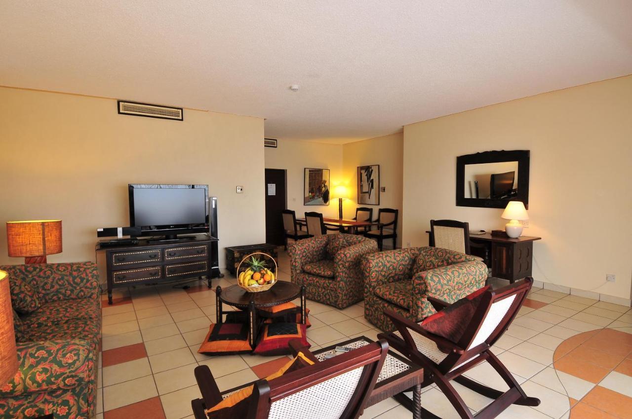 Mombasa Continental Resort Shanzu Extérieur photo