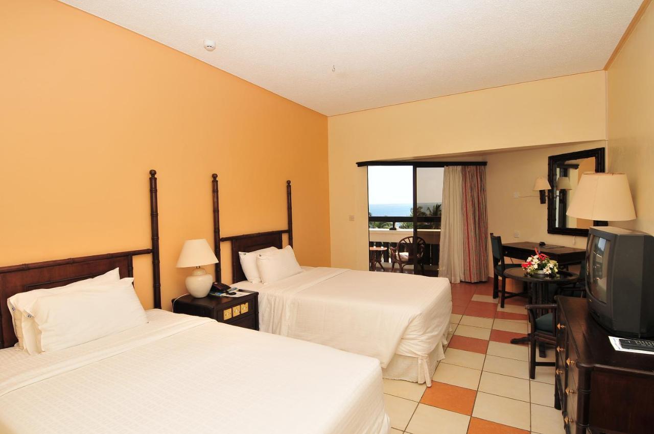 Mombasa Continental Resort Shanzu Extérieur photo