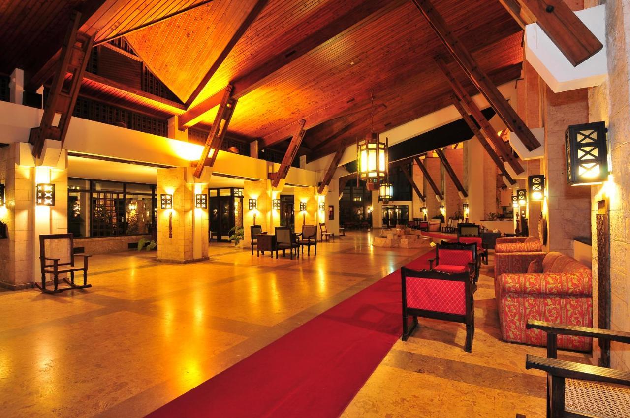 Mombasa Continental Resort Shanzu Extérieur photo