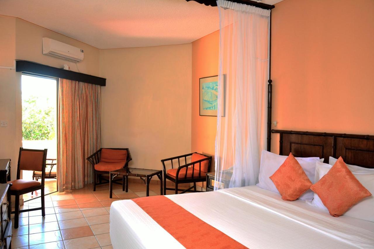 Mombasa Continental Resort Shanzu Extérieur photo