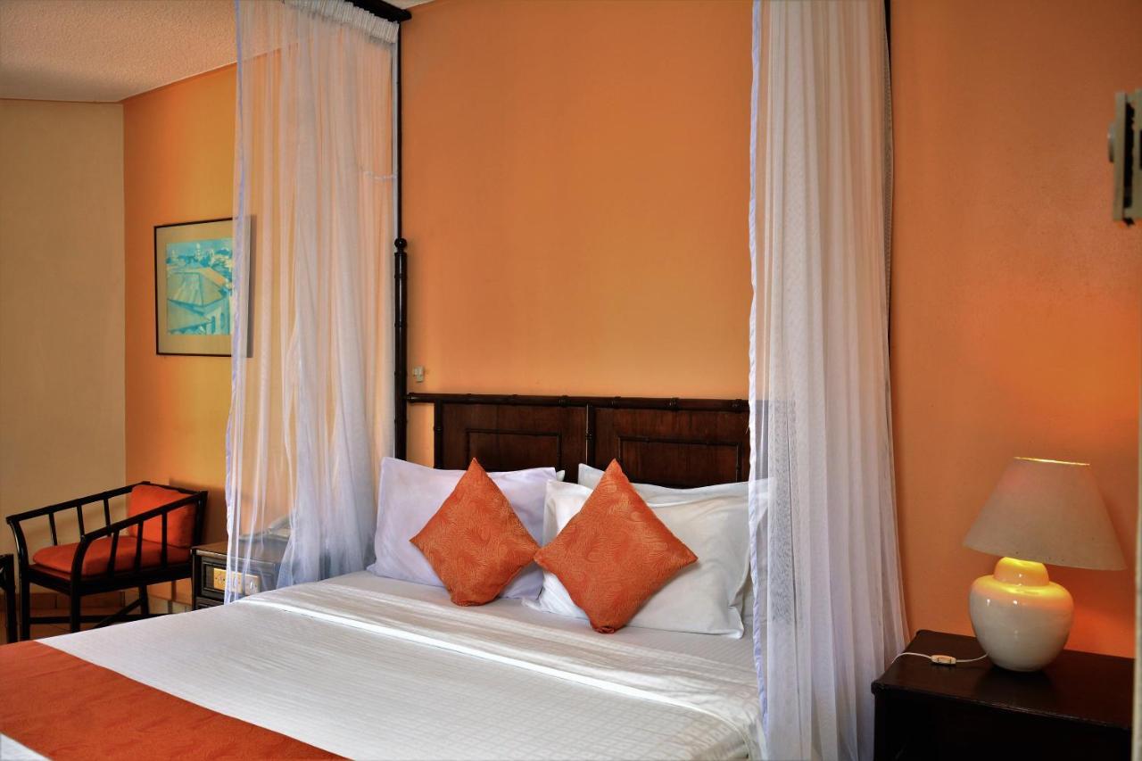 Mombasa Continental Resort Shanzu Extérieur photo